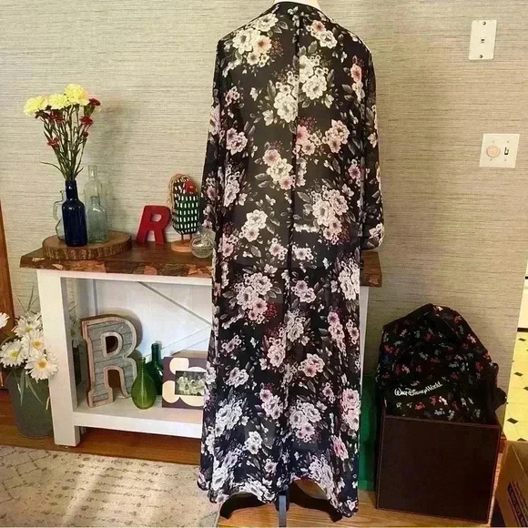 Torrid Womens Plus Size 1/2 Navy Pink Floral Chiffon Hi-lo Duster Boho Kimono - Picture 6 of 7